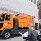 Ein USB-Wagen steht vor dem Musikforum Bochum