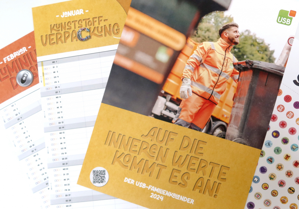 Der USB-Familienkalender. Der Text Auf die inneren Werte kommt es an ist auf dem Kalender abgebildet